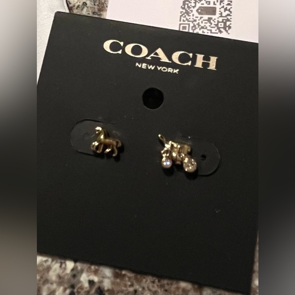🆕 COACH Horse 🐴 & Carriage Stud Earrings - Picture 5 of 7
